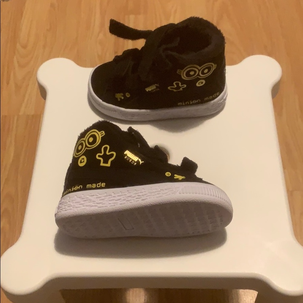 Sneakers